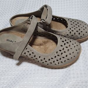 RIALTO EUC WOMEN'S SIZE 9 VIENNA CLOGS SHOES